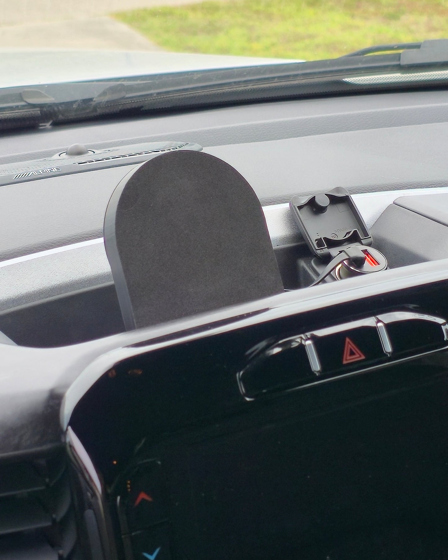 2019-2025 Ram Truck Magsafe Charger - Dash Mounted